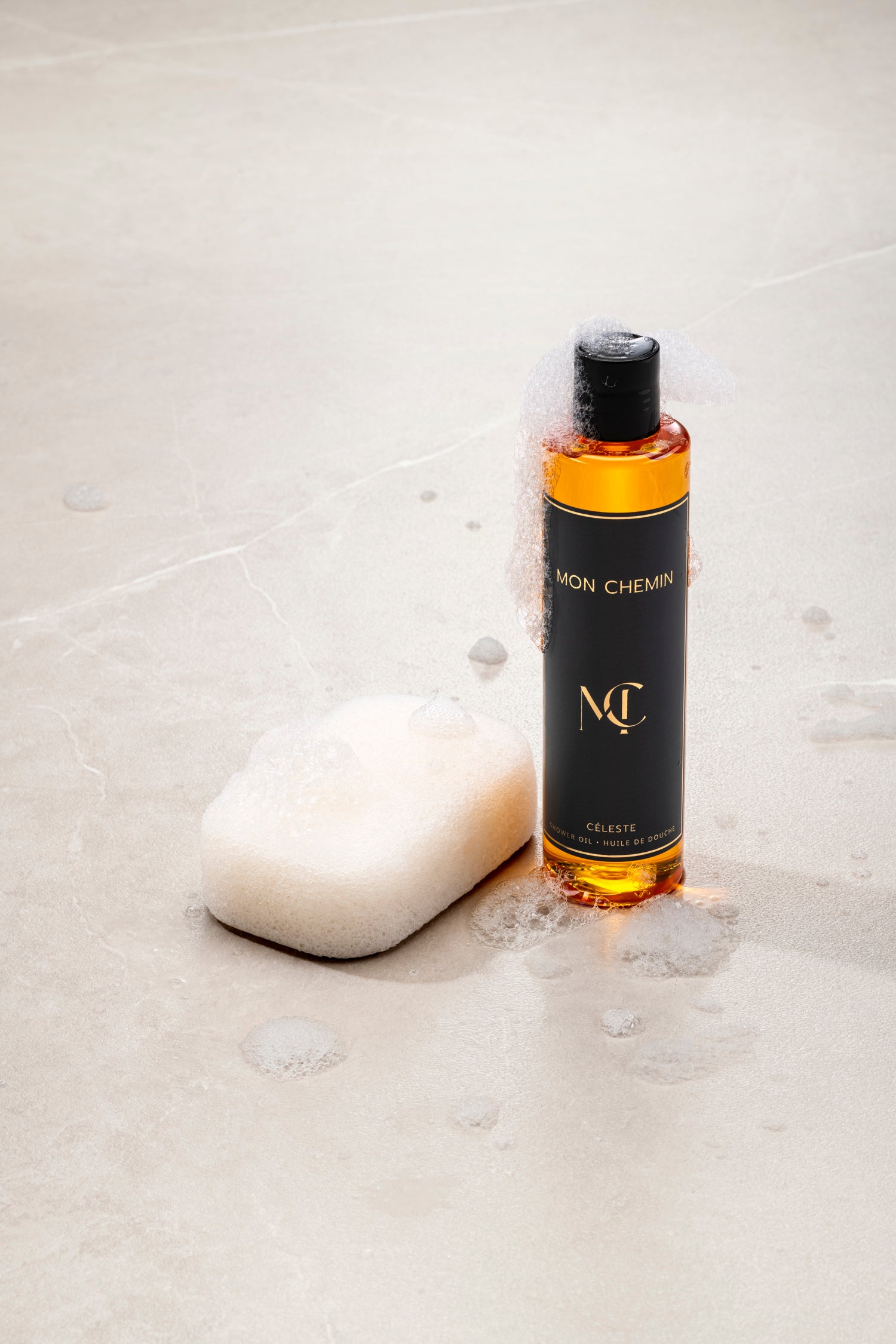 Celeste showeroil met konjac spons